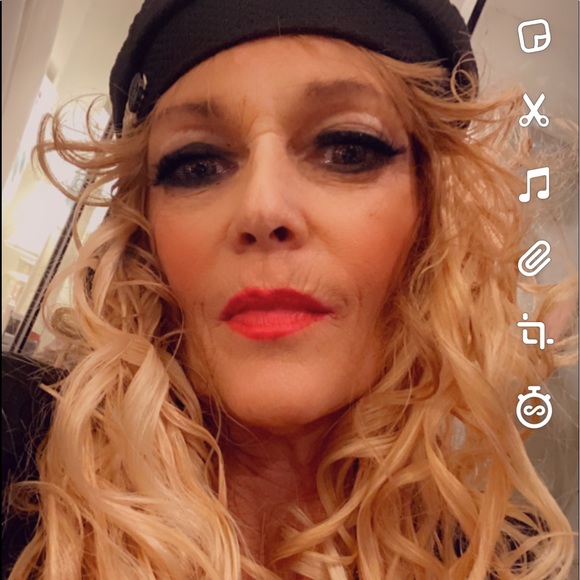 Meet your Posher, Joann - Picture 2 of 6